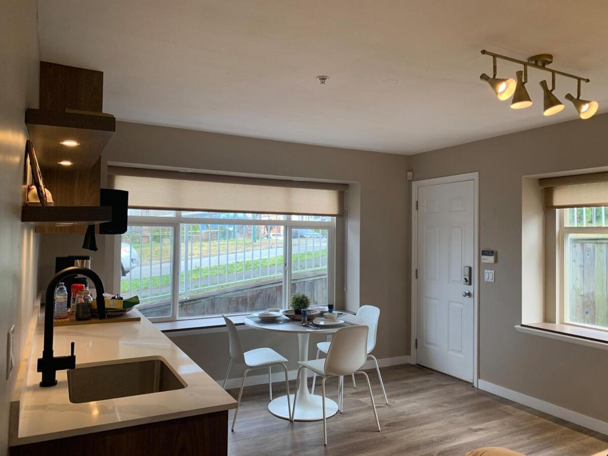 The Scandinavian House By Maple Dream Homestay- Near Sky Train Apartment *