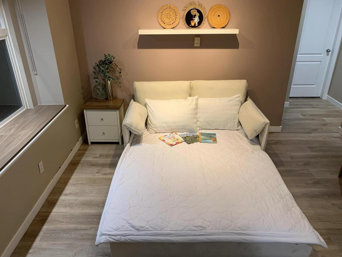 Apartment The Scandinavian House By Maple Dream Homestay- Near Sky Train Vancouver